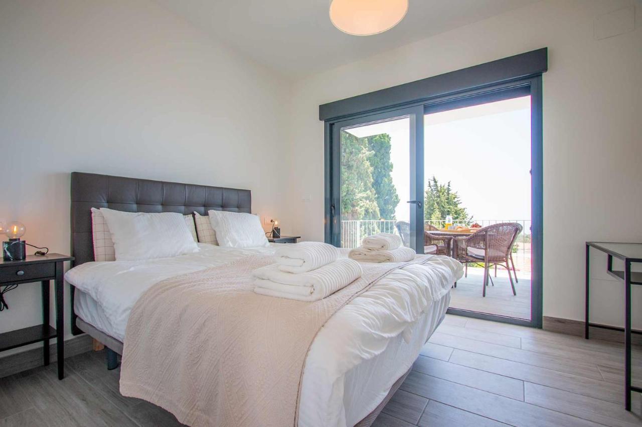 Capistrano Garden, Piscina Privada Y Vistas Al Mar Villa Нерха Екстериор снимка